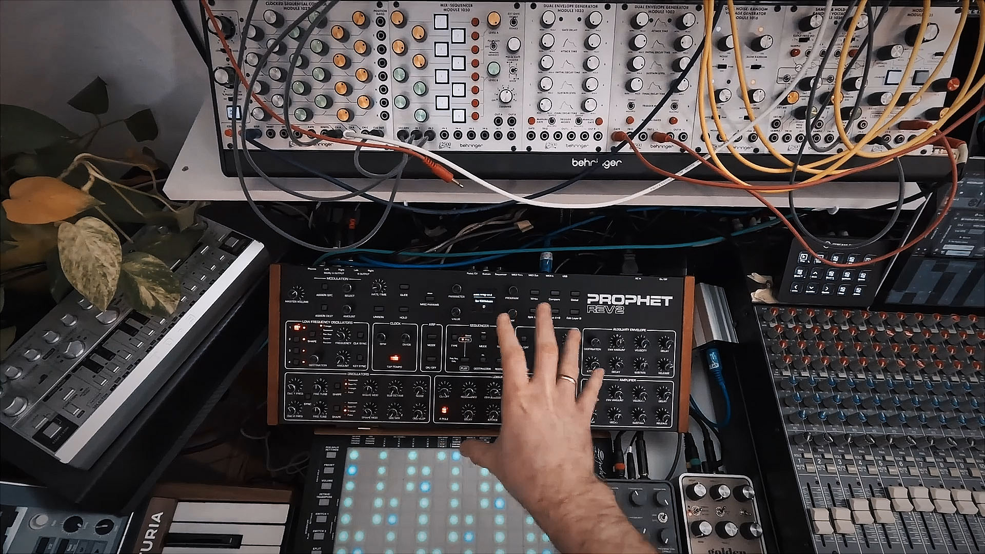 Point of view Masterclass - Hardware Music Production